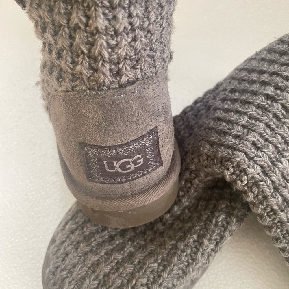 UGG Women's Classic Cardy Cabled Knit Boots in Gray Size 7 - Picture 6 of 8